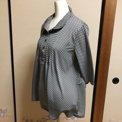 M グレー　ドット　七分袖　ブラウスの画像