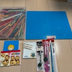 こうさくマットと文房具セットの画像