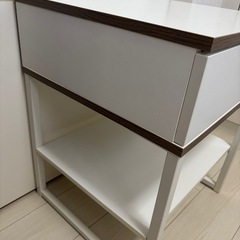 IKEAミニテーブルの画像