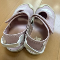 ⑭ニューバランス サンダル 16cmの画像