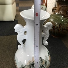 磁器の花瓶の画像
