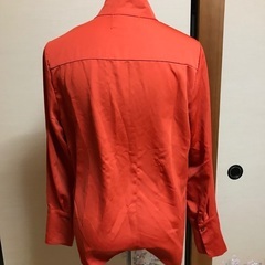 M くすんだオレンジ　長袖　ブラウスの画像