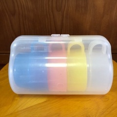 プラスチック製コップ4個セットの画像