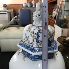磁器の花瓶の画像