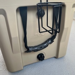 アイスランドクーラーボックス 45QT サンド&ウォータージャグセット売りの画像