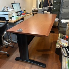 スチールケース社　ワークデスク　ハーマンミラー子会社の画像