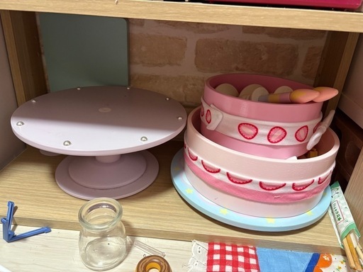 マザーガーデンホールケーキセットと、ティーセット