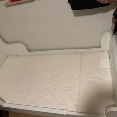 IKEA ブースンゲ　ベッド　子ども用ベッドの画像