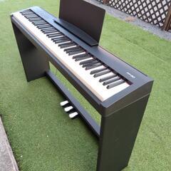 Roland　ローランド　FP-30　電子ピアノ　幅約130cm　高さ約75cm　細かな傷はありますが、全体的には良好です！の画像