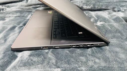 ASUS ROG ZEPHYRUS G15 GA503RM Ryzen7 6800hs / RTX 3060 / DDR5 24GB 