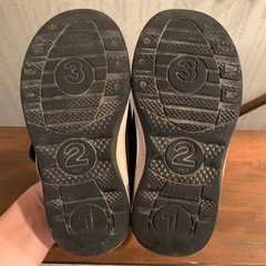 イフミーのスニーカーの画像