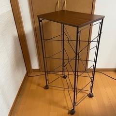 受付終了！無料　キャスター付き作業台の画像
