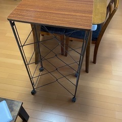 受付終了！無料　キャスター付き作業台の画像