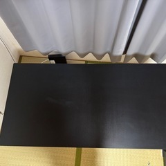 ゲーミングデスクの画像