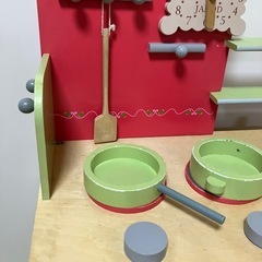 木製 ビストロキッチン　おままごとキッチン 【トイザらス限定】※付帯品おもちゃ付きの画像