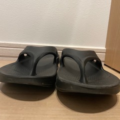 OOFOS ウーフォス リカバリーサンダル 25.5cm ブラックの画像