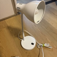 ニトリのデスクライトの画像