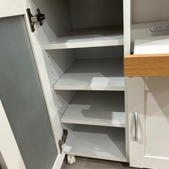 食器棚の画像