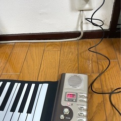 ハンドロール・ピアノ（薄型軽量電子ピアノ）の画像