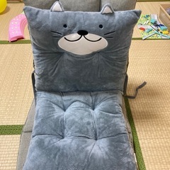 ニトリ　リクライニング座椅子　ネコクッションカバー付きの画像