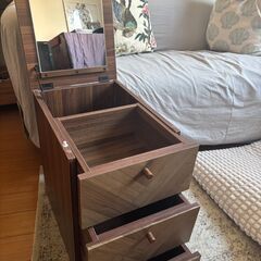 ✨ おしゃれなチェストドレッサー ✨　収納引き出し・ミラー付きの画像