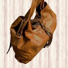 オシャレで実用的な牛革バック /新品　　　（定価　￥14850）の画像
