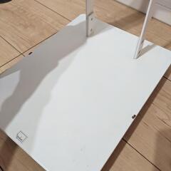 ダイソン掃除機＆山﨑実業充電スタンドの画像