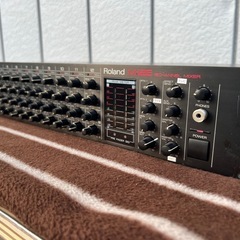 ■Roland ローランド M-12E ミキサー■アナログ ラックマウント 12チャンネル 12ch MIXER■オーディオ 音響機器■通電のみ確認済み ジャンク品扱い 現状品の画像