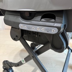 コンビ　電動ハイローチェアの画像
