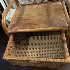 籐のラックの画像