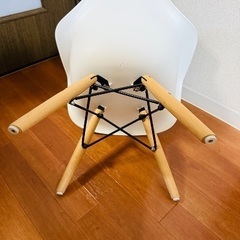 キッズチェア　イームズチェアの画像