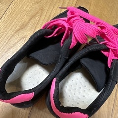 ★委託品★ キッズ　スニーカー　23cmの画像