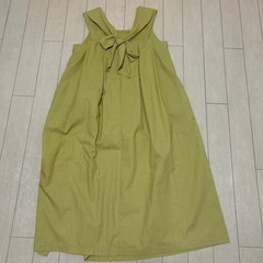 リボン　黄色　ワンピースの画像