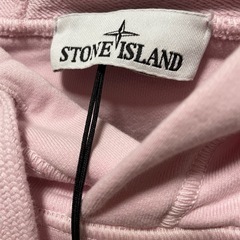 ⭐️新品未使用⭐️ストーンアイランド　パーカーの画像