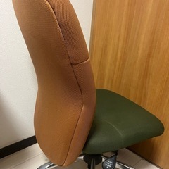 事務チェアーの画像