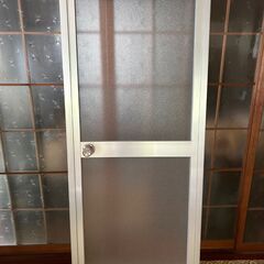 浴室用 ドア 開き扉／新品【直接引き取り限定商品】の画像