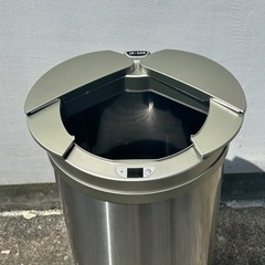 自動ゴミ箱 JOBSON(ジョブソン) 特許技術【 賢いゴミ箱(R) 】49L (45リットル) おしゃれ センサー 自動 シルバーの画像
