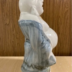布袋さんの置物の画像