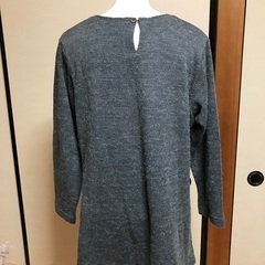 MからL  グレー　ロング丈のセーターの画像