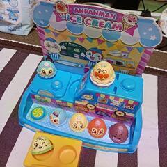 アンパンマン　大量💛　お買い得　　ガチャガチャアンパンマンおまけあり💛　ままごとに💛　処分早い者勝ち　パン屋さん　レジスター　アンパンマンアイスクリーム　バランスボール　セット価格　処分早い者勝ち　アンパンマン　キッチン　定価高いためお買い得🌼の画像