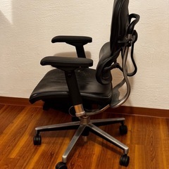 高級オフィスチェア エルゴヒューマン ベーシック 本革 レザーの画像