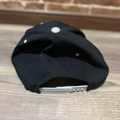 AND SUNSのブラック×グレー配色キャップ（Yupoong製）の画像