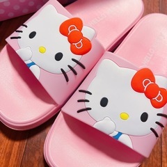 新品未使用キティちゃんサンダルの画像