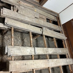無料あげます 薪 木片 木材 角材 キャンプファイアー 焚火 ソロキャンプ 燃やす 日曜大工 工作 板材 板料 端材 DIY 棚材 角材 建築 ガーデン 木せん ブロック 建材 集成材 構造材
 内装材 建具 燃料 木炭 燃料 木箱 差し上げます 大木 彫刻 オブジェ 木像 木っ端 ウッド WOOD 暖炉 ストーブ 木工 家具 自然木 抜根 倒木 丸太 テーブル 作る 大工 組み立て まき たきぎ 固形 木質燃料 ボイラー BBQ  キャンプファイヤー 燃焼 荒材  の画像