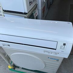 【動作保証あり】DAIKIN ダイキン 2023年 2.2kw 6畳用 冷暖房 ルームエアコン AJT223ANS【管理KR614】の画像