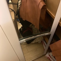 【至急】ワードローブ（鏡付き／一部破損あり）お譲りします（8/24まで、直接引き取り希望）の画像