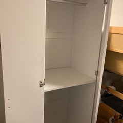 【至急】ワードローブ（鏡付き／一部破損あり）お譲りします（8/24まで、直接引き取り希望）の画像