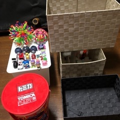 子供用品、いろいろ子供用品、いろいろ 椅子、バンボ、おもちゃ、おもちゃ箱、いろいろの画像