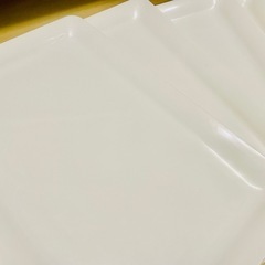 美品　大きな頑丈白トレー　4枚セットの画像