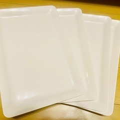 美品　大きな頑丈白トレー　4枚セットの画像